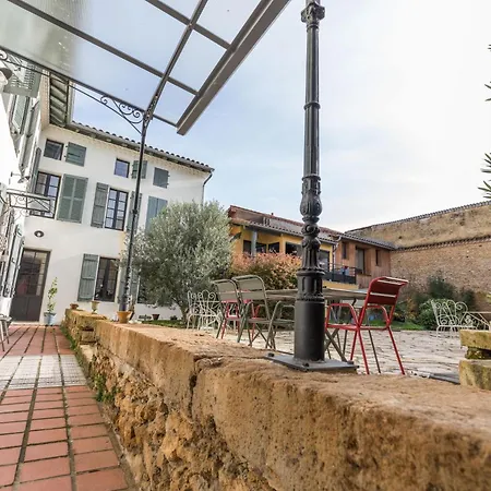 La Maison D'augustin Bed & Breakfast *