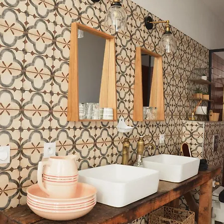 La Maison D'augustin Bed & Breakfast 3*